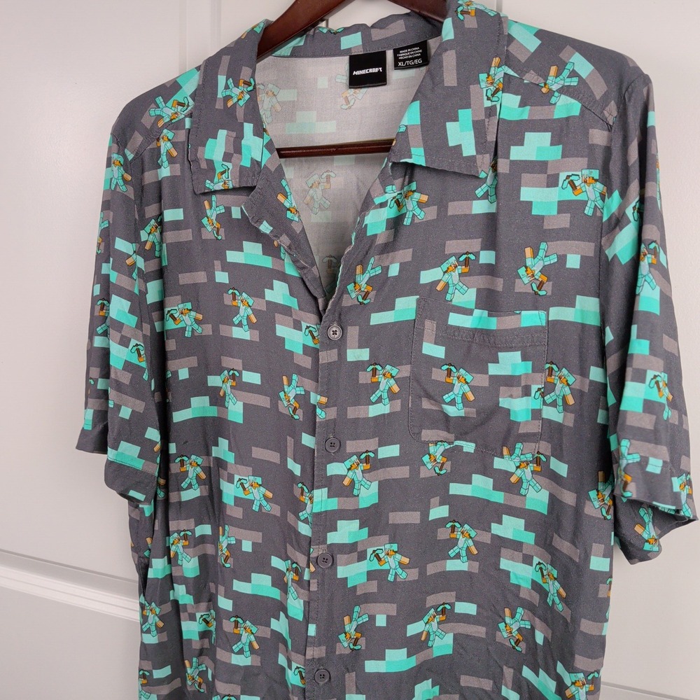 Minecraft Diamond Armor Steve Hawaiian Shirt Mens XL Gray Rayon Button Up